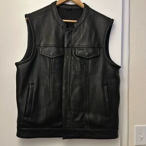 Original leather motorcycle vest,Brand new.  L size., color black